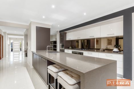 Property photo of 16 Abbotswood Road Doreen VIC 3754