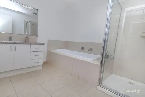 Property photo of 94 Hayfield Road Roxburgh Park VIC 3064