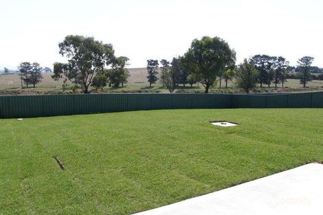 Property photo of 52 James Barnet Drive Kelso NSW 2795