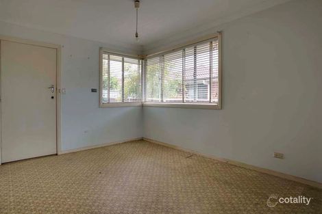 Property photo of 27 First Avenue Macquarie Fields NSW 2564
