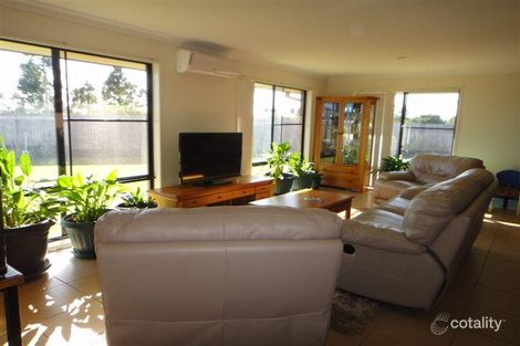 Property photo of 10 Golden Grove Court Eli Waters QLD 4655