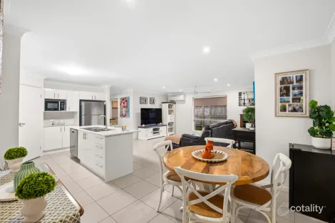 Property photo of 18 Sevenhill Place Doolandella QLD 4077