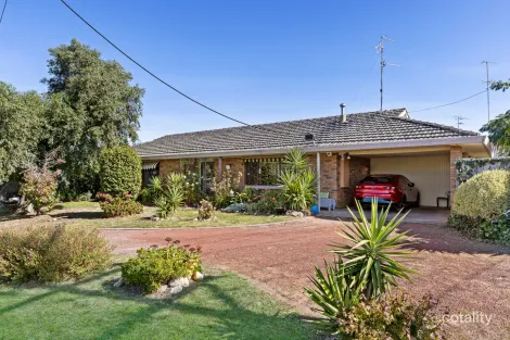 Property photo of 1 Langstaffe Drive Wendouree VIC 3355
