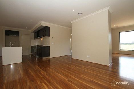 Property photo of 2 Kinnear Avenue Tarneit VIC 3029