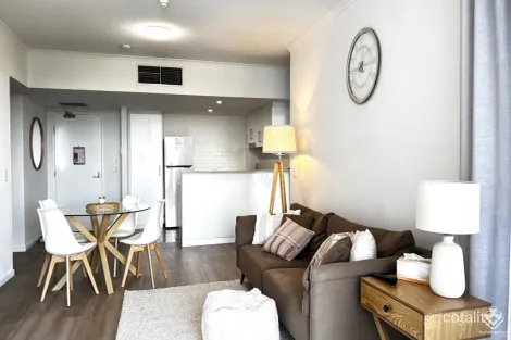 1 Ocean St, Burleigh Heads, QLD 4220