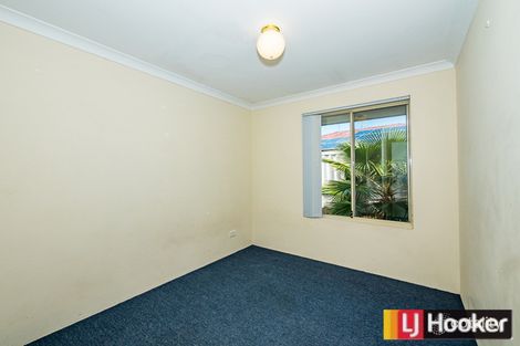 Property photo of 2 Kilmeny Loop Warnbro WA 6169