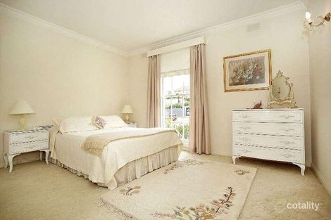 Property photo of 12 Stocks Road Mount Waverley VIC 3149