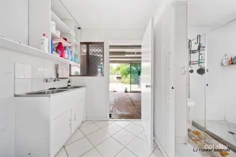 Property photo of 10 Racecourse Road Emerald QLD 4720