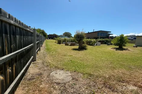 Property photo of 52 Mirrabooka Road Mallacoota VIC 3892