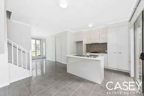 Property photo of 5 Pebblebeach Path Cranbourne VIC 3977