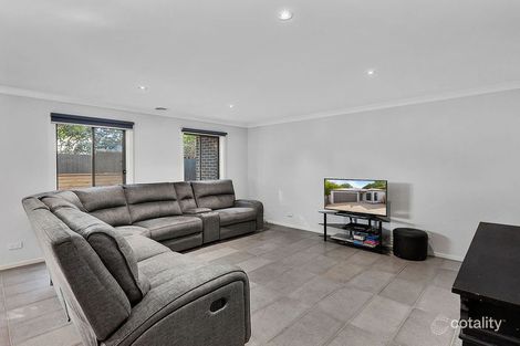 Property photo of 2/30 Tarneit Road Werribee VIC 3030