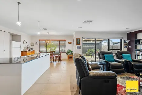 Property photo of 13 Manna Gum Drive Epsom VIC 3551