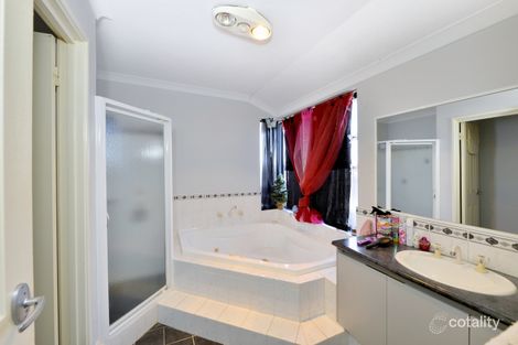 Property photo of 35 Suncrest Meander Meadow Springs WA 6210
