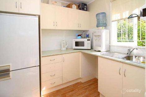 Property photo of 32 Mountjoy Terrace Wynnum QLD 4178