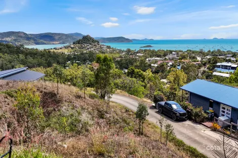 26 YACHTSMANS PDE, CANNONVALE, QLD 4802