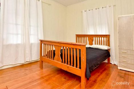 Property photo of 6 Boundary Street Bundamba QLD 4304