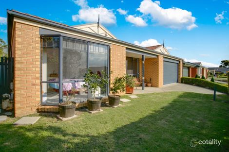 Property photo of 17 Nyarrin Place Cranbourne West VIC 3977