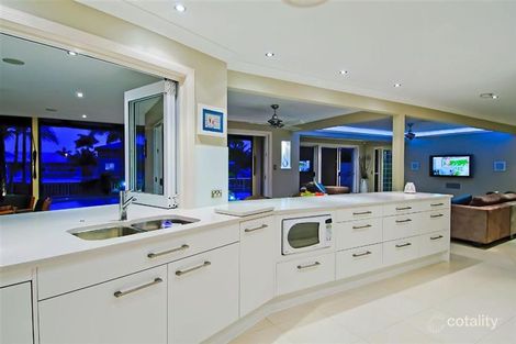 31 Nirvana Ct, Runaway Bay, QLD 4216