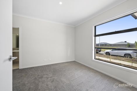 Property photo of 14 Vetrano Avenue Alfredton VIC 3350