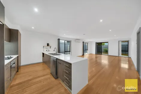 Property photo of 19 Mimosa Way Burnside Heights VIC 3023