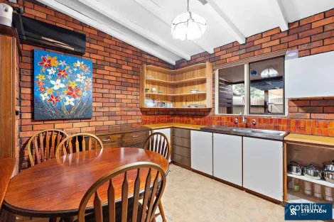 11a Gladstone Rd, Armadale, WA 6112