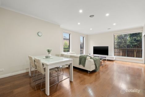 Property photo of 2/8 Wendover Avenue Bayswater North VIC 3153