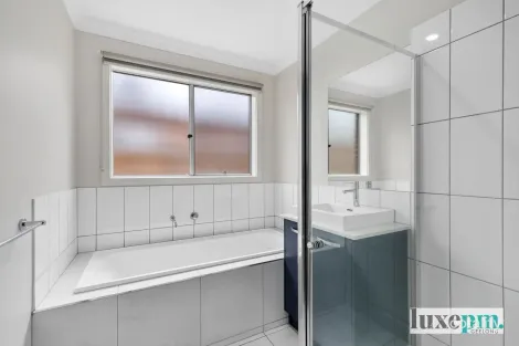 Property photo of 6 Greyjoy Road Charlemont VIC 3217