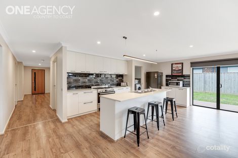 Property photo of 9 Violet Street Bunyip VIC 3815