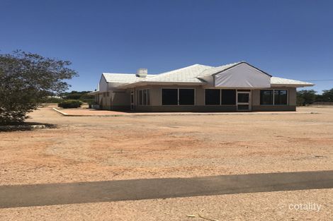 1 WOOLGAR AVE, MERREDIN, WA 6415