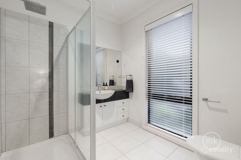 Property photo of 20 Diamond Boulevard Greensborough VIC 3088