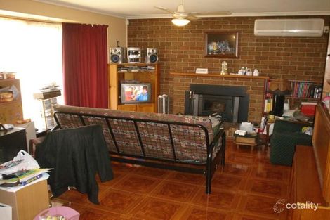 Property photo of 19 Phelan Drive Cranbourne North VIC 3977