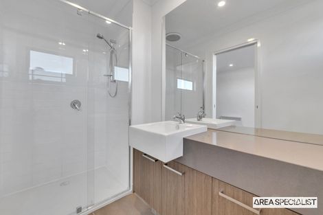 Property photo of 18 Helwani Walk Truganina VIC 3029