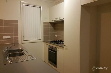Property photo of 33 Sovereign Circuit Glenfield NSW 2167