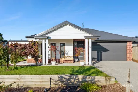 Property photo of 5 Silver Smith Drive Kyneton VIC 3444