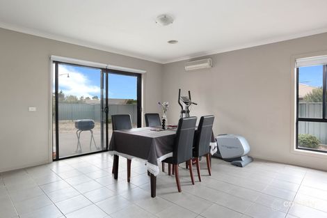 Property photo of 2 Hidden Valley Drive Tarneit VIC 3029