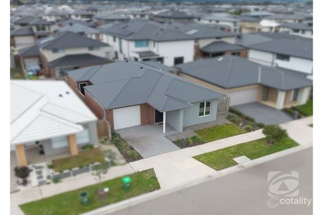 Property photo of 44 Charming Loop Officer VIC 3809