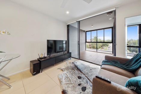 Property photo of 2022/123 Cavendish Road Coorparoo QLD 4151