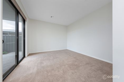 Property photo of 16 Rogers Road Googong NSW 2620