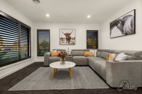 Property photo of 35 Bathgate Crescent Cranbourne East VIC 3977