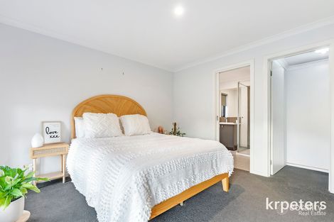 Property photo of 8 Double Delight Drive Beaconsfield VIC 3807