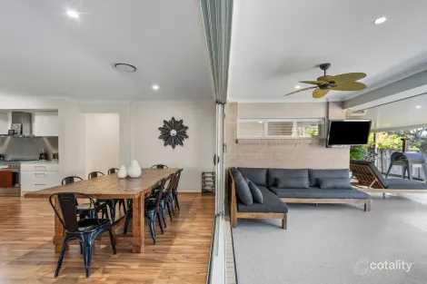 Property photo of 37 Sovereign Drive Deebing Heights QLD 4306