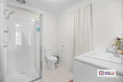 Property photo of 44 Cooloongup Crescent Harkness VIC 3337