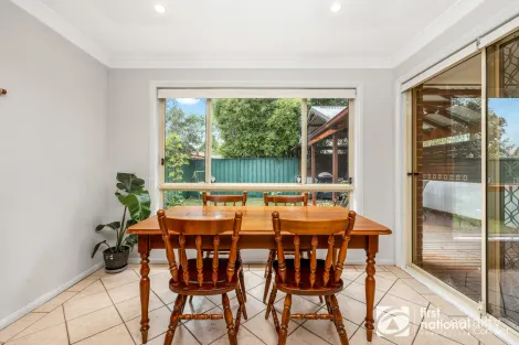 Property photo of 1/11 Griffiths Road McGraths Hill NSW 2756