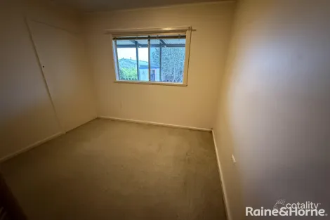 Property photo of 9 Kokoda Street Orange NSW 2800