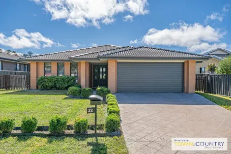 Property photo of 32 Albion Close Armidale NSW 2350