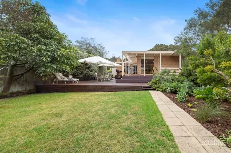 Property photo of 2 Lind Avenue Rye VIC 3941