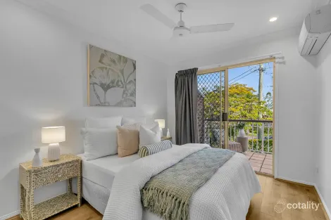 Property photo of 2/30 Rennie Street Indooroopilly QLD 4068