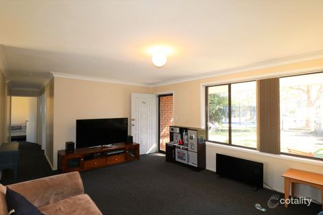 Property photo of 37 Murrumbong Road Summerland Point NSW 2259