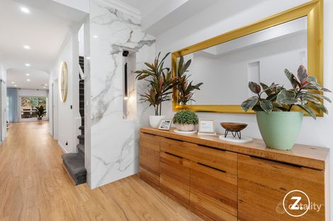 Property photo of 37 Broadway Caroline Springs VIC 3023