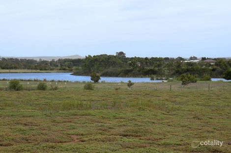 2/12 Raymond George Pl, Lara, VIC 3212